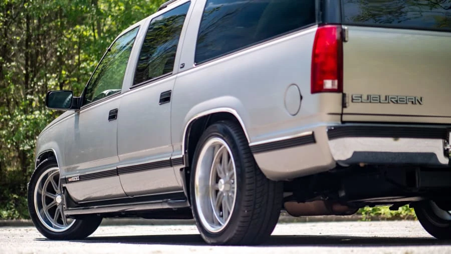 1999 GMC Suburban 8th Gen - Image 7 of 31
