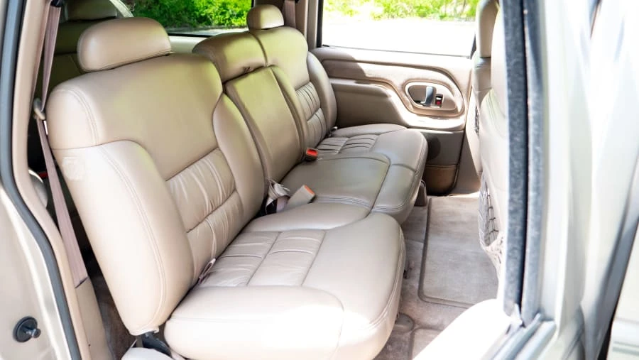 1999 GMC Suburban 8th Gen - Image 29 of 31