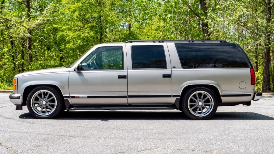 1999 GMC Suburban 8th Gen - Image 17 of 31