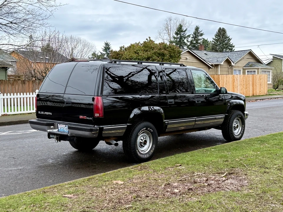 1999 GMC Suburban 8th Gen - Image 4 of 21