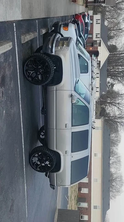 1999 GMC Yukon 1st Gen - Image 3 of 4