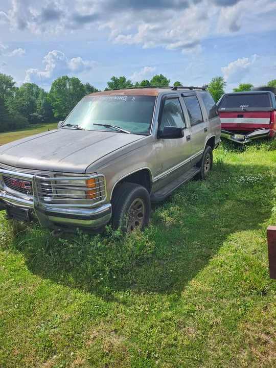1999 GMC Yukon 1st Gen - Image 2 of 10
