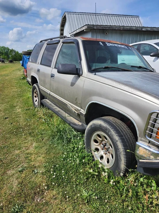 1999 GMC Yukon 1st Gen - Image 3 of 10
