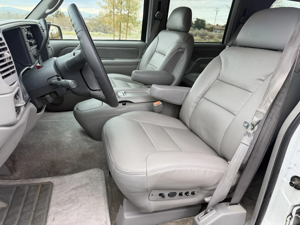 1999 GMC Yukon 1st Gen - Image 19 of 21