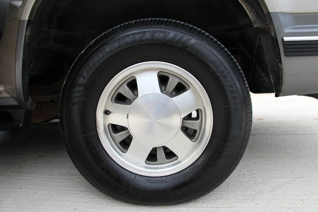 1999 GMC Yukon 1st Gen - Image 29 of 31