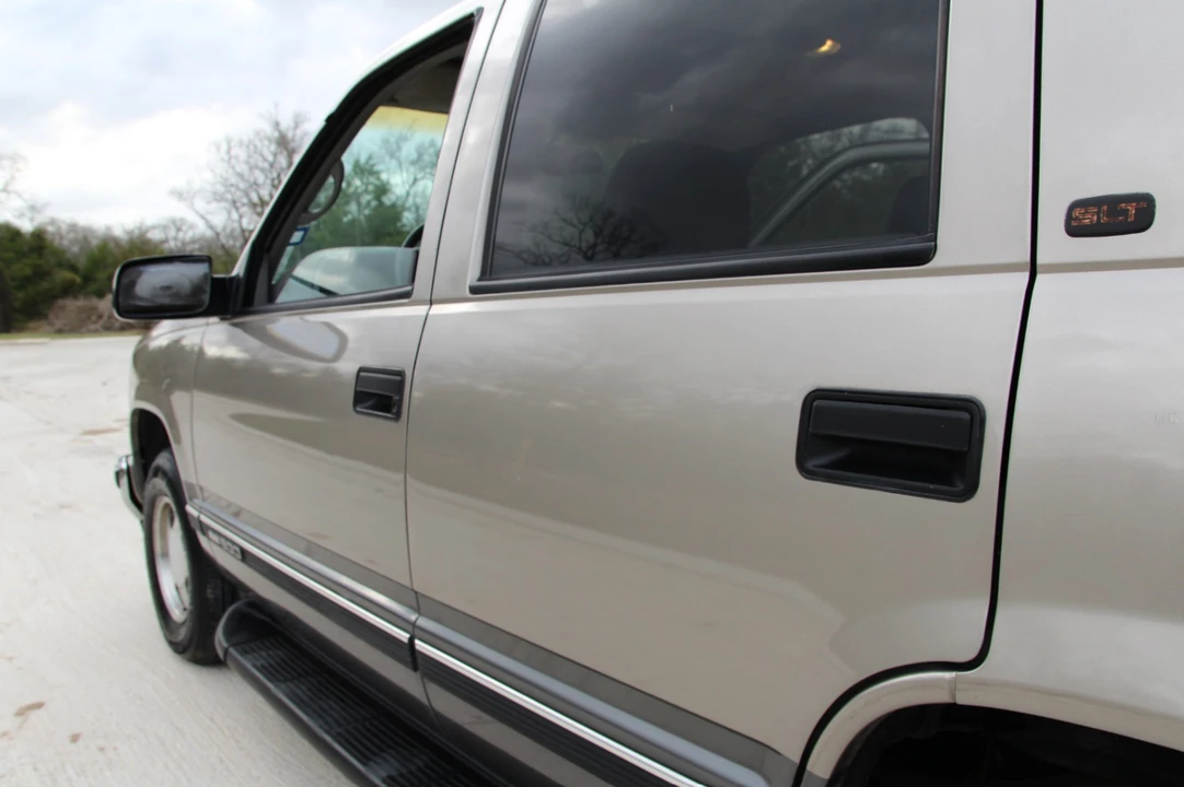 1999 GMC Yukon 1st Gen - Image 17 of 31