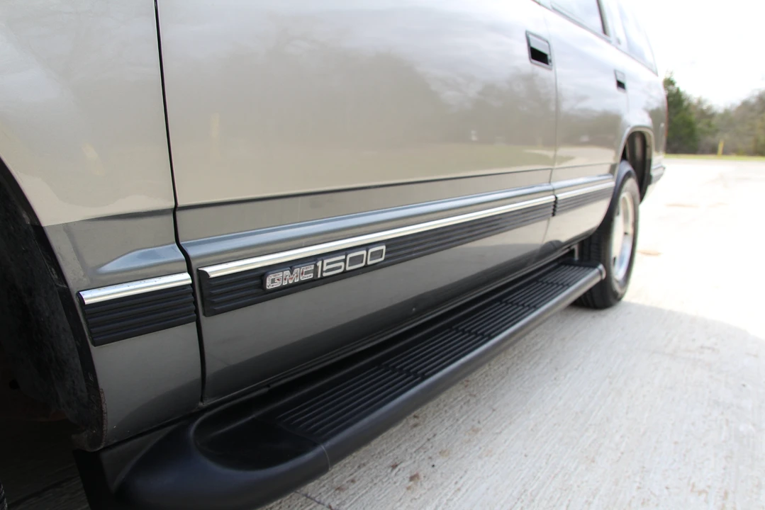 1999 GMC Yukon 1st Gen - Image 16 of 31