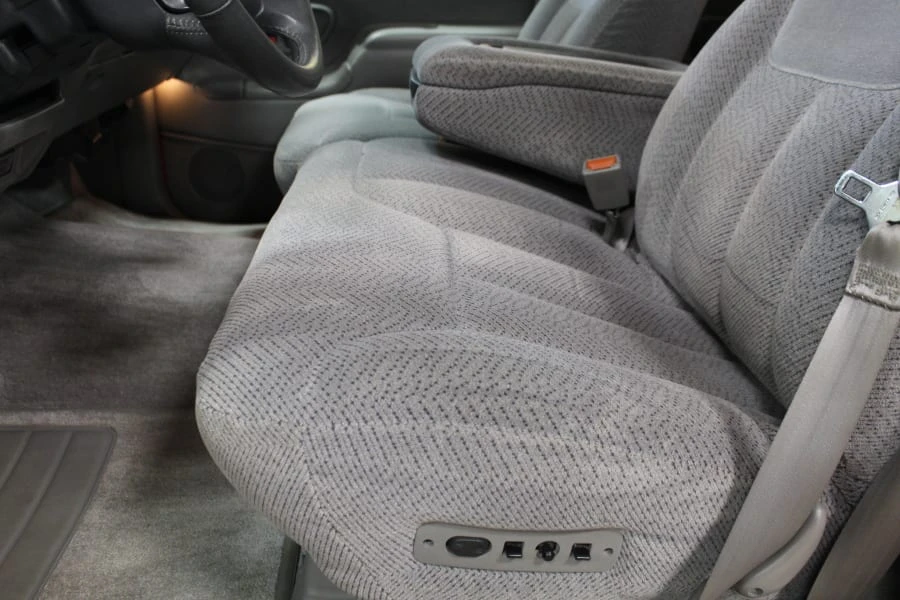 1999 GMC Yukon 1st Gen - Image 29 of 31