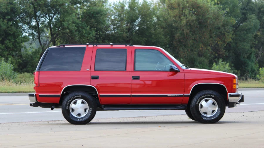 1999 GMC Yukon 1st Gen - Image 2 of 31