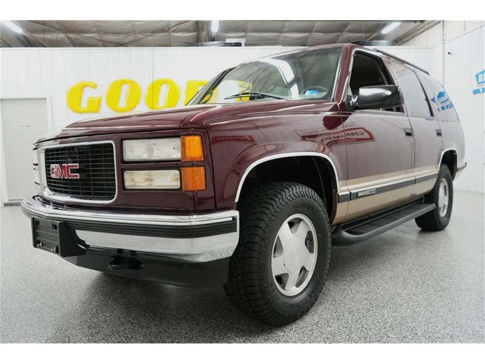 1999 GMC Yukon 1st Gen - Image 2 of 31