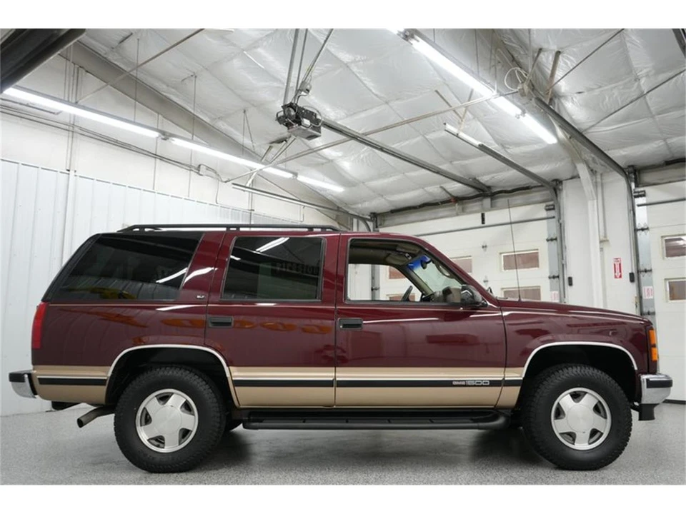 1999 GMC Yukon 1st Gen - Image 18 of 31