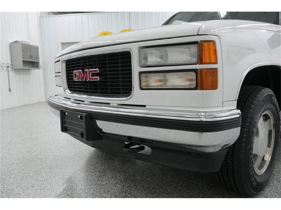 1999 GMC Yukon 1st Gen - Image 29 of 31