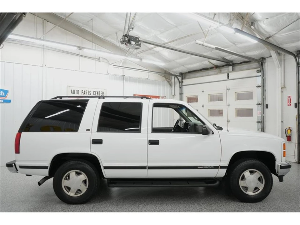 1999 GMC Yukon 1st Gen - Image 17 of 31