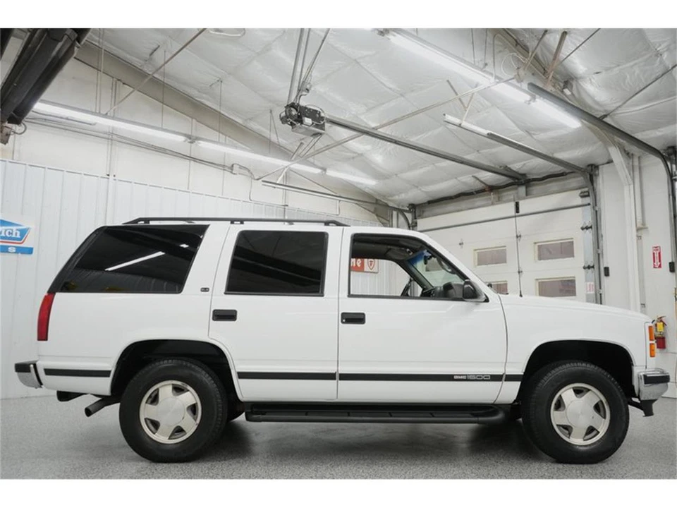 1999 GMC Yukon 1st Gen - Image 18 of 31