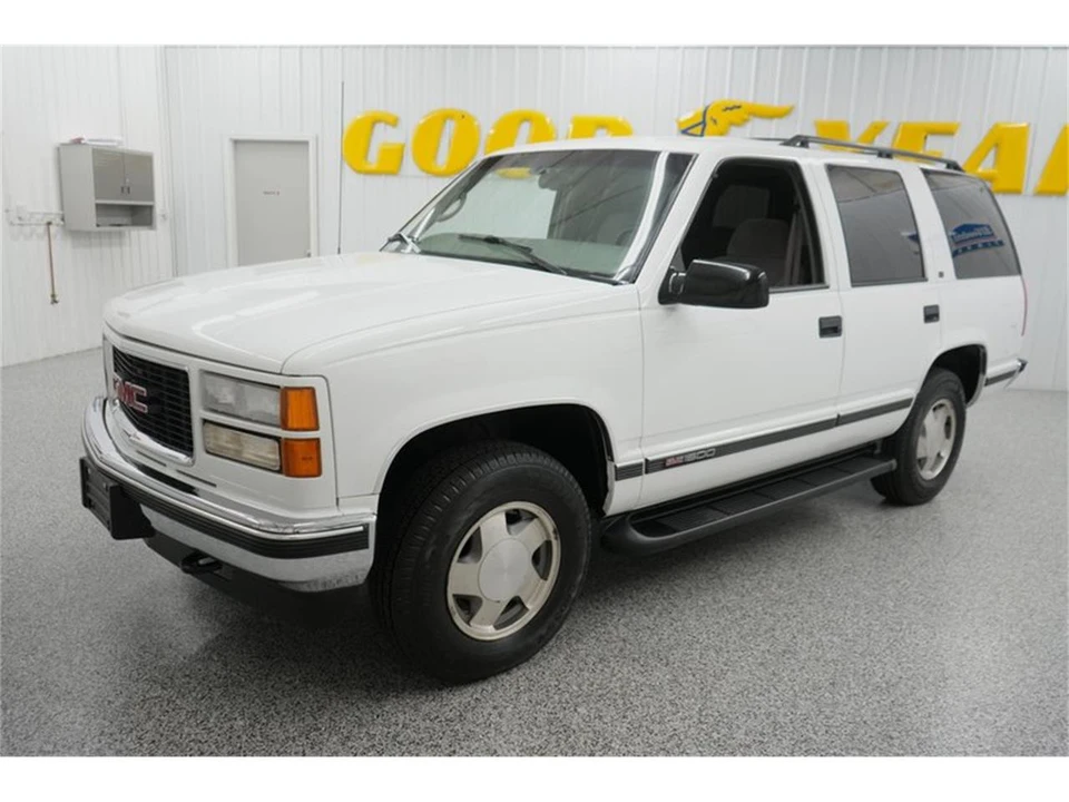 1999 GMC Yukon 1st Gen - Image 3 of 31