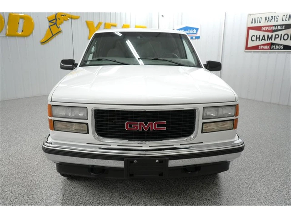 1999 GMC Yukon 1st Gen - Image 27 of 31