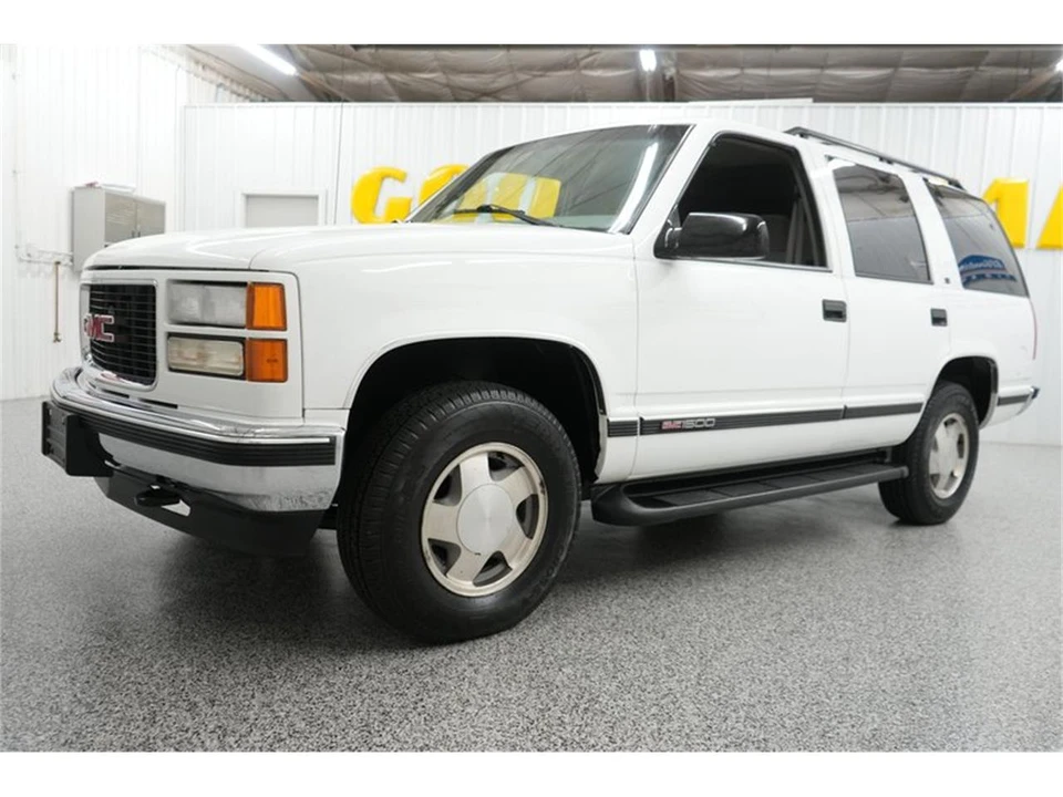 1999 GMC Yukon 1st Gen - Image 4 of 31