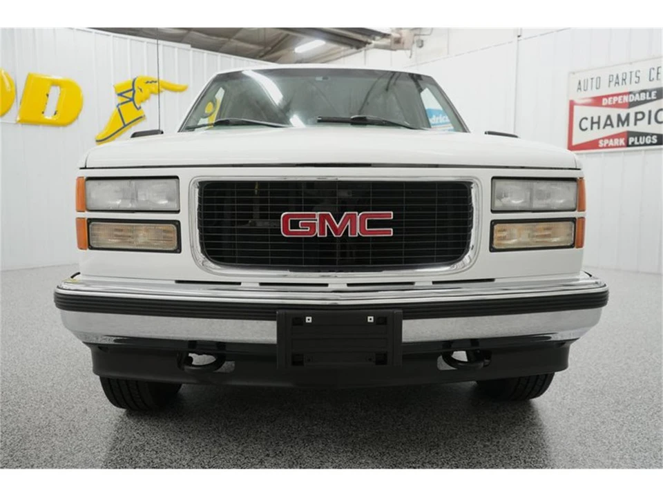 1999 GMC Yukon 1st Gen - Image 28 of 31