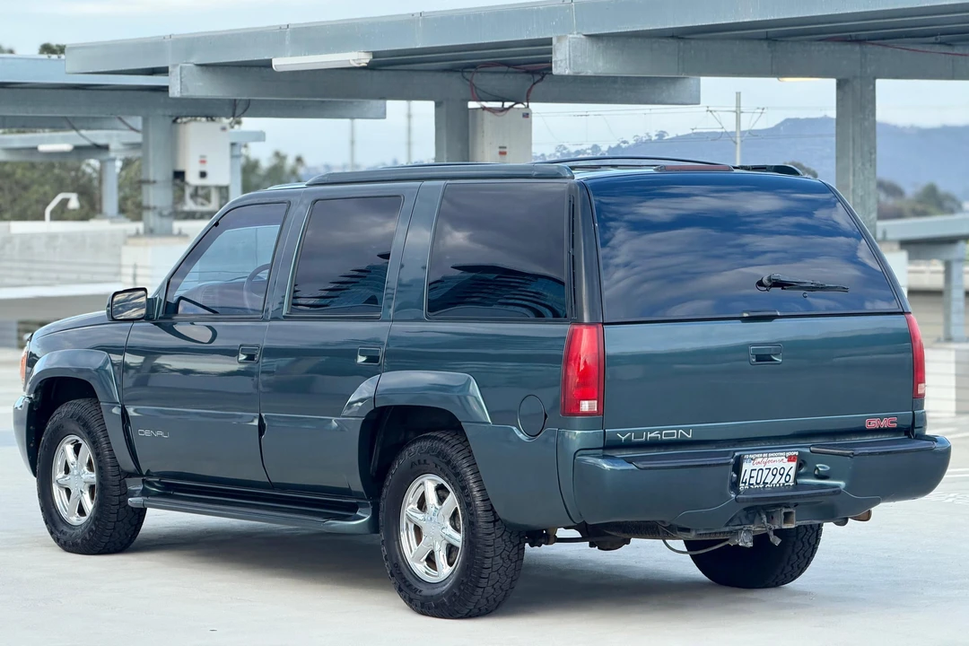 1999 GMC Yukon 1st Gen - Image 4 of 31