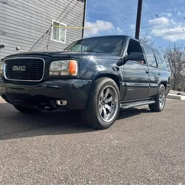 1999 GMC Yukon Denali