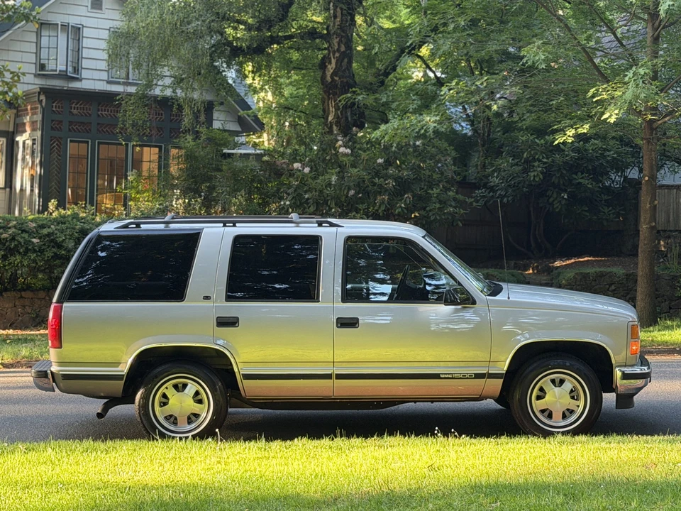 1999 GMC Yukon 1st Gen - Image 9 of 31