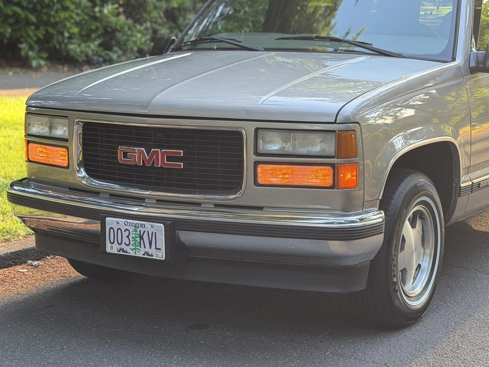 1999 GMC Yukon 1st Gen - Image 28 of 31