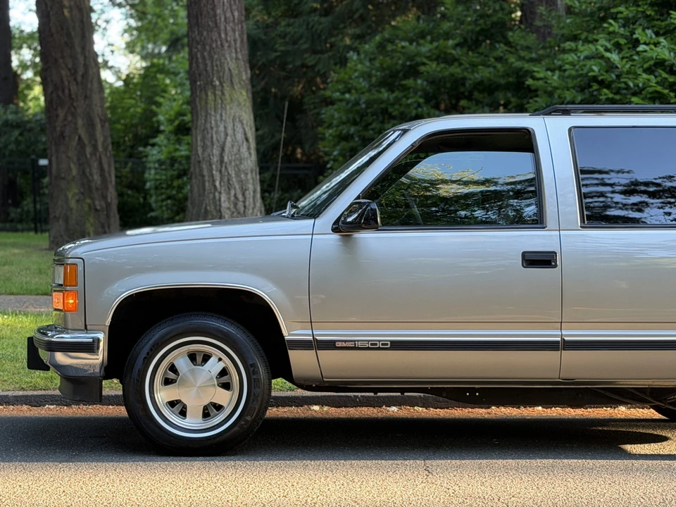 1999 GMC Yukon 1st Gen - Image 15 of 31