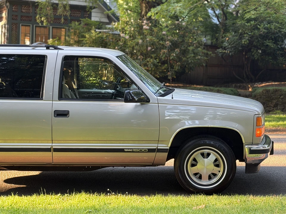 1999 GMC Yukon 1st Gen - Image 18 of 31
