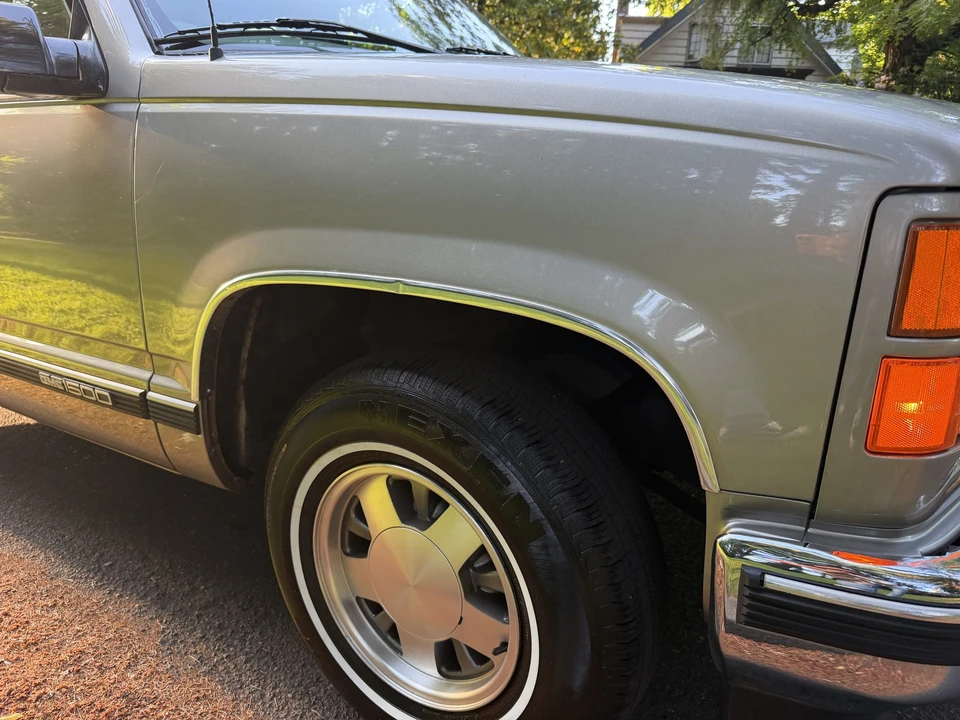 1999 GMC Yukon 1st Gen - Image 19 of 31