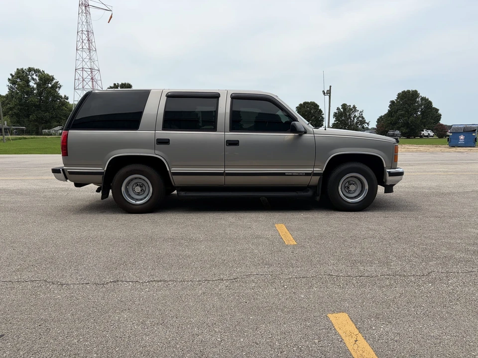 1999 GMC Yukon 1st Gen - Image 14 of 31