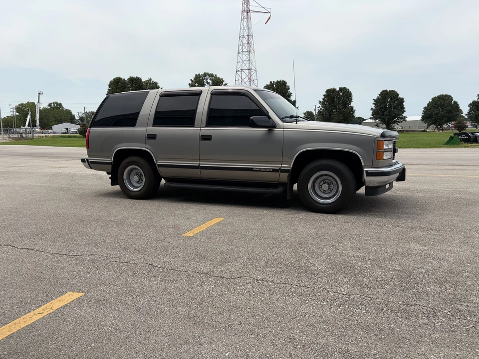 1999 GMC Yukon 1st Gen - Image 15 of 31