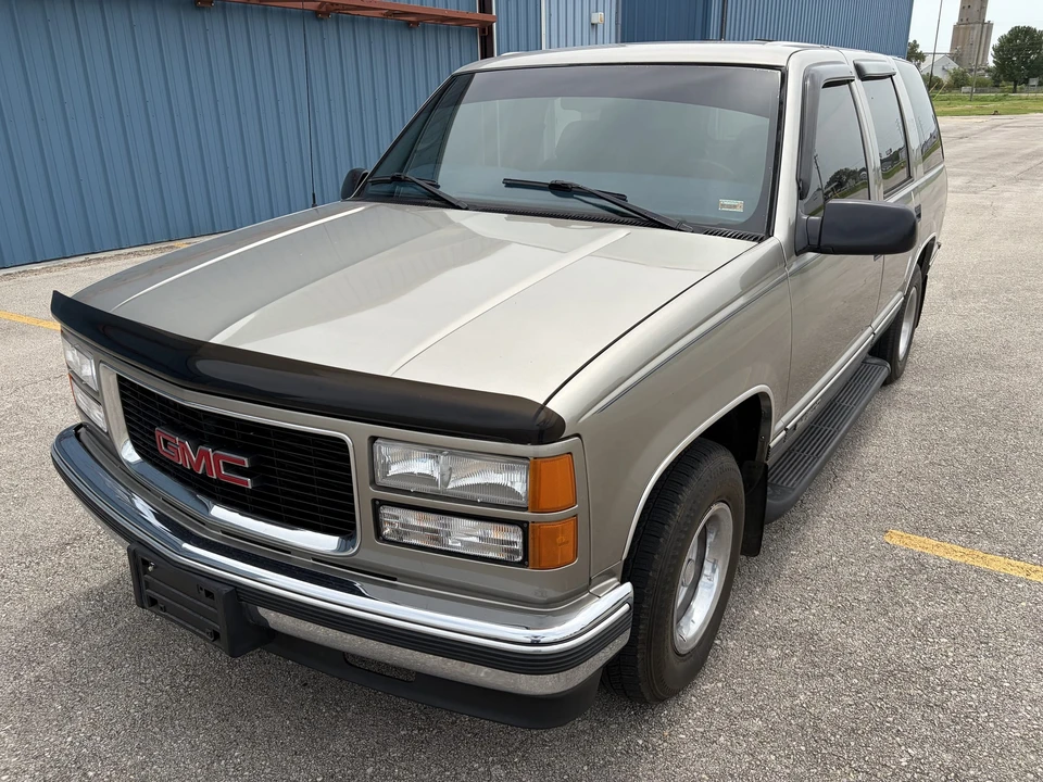 1999 GMC Yukon 1st Gen - Image 2 of 31