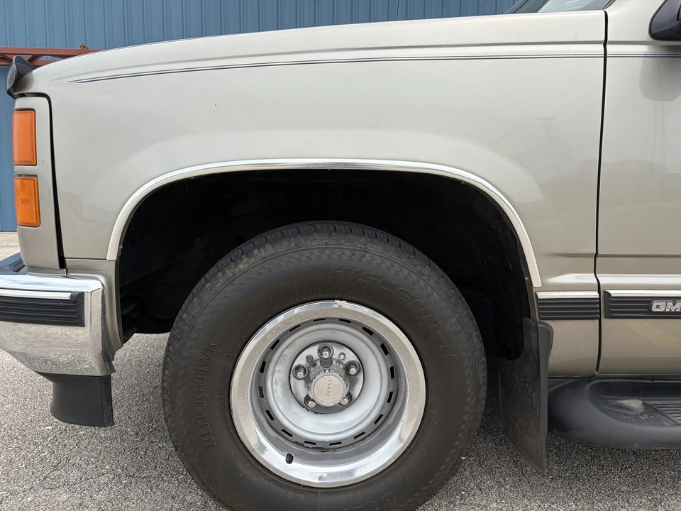 1999 GMC Yukon 1st Gen - Image 26 of 31