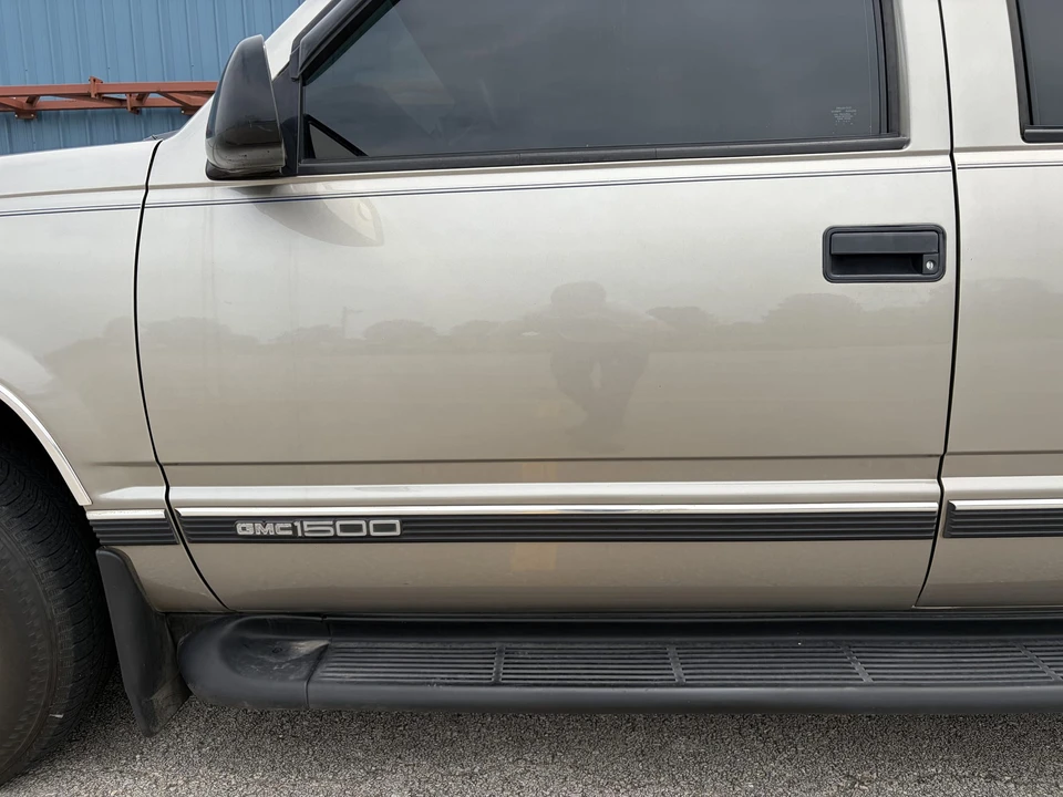 1999 GMC Yukon 1st Gen - Image 27 of 31