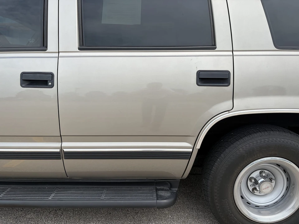 1999 GMC Yukon 1st Gen - Image 28 of 31