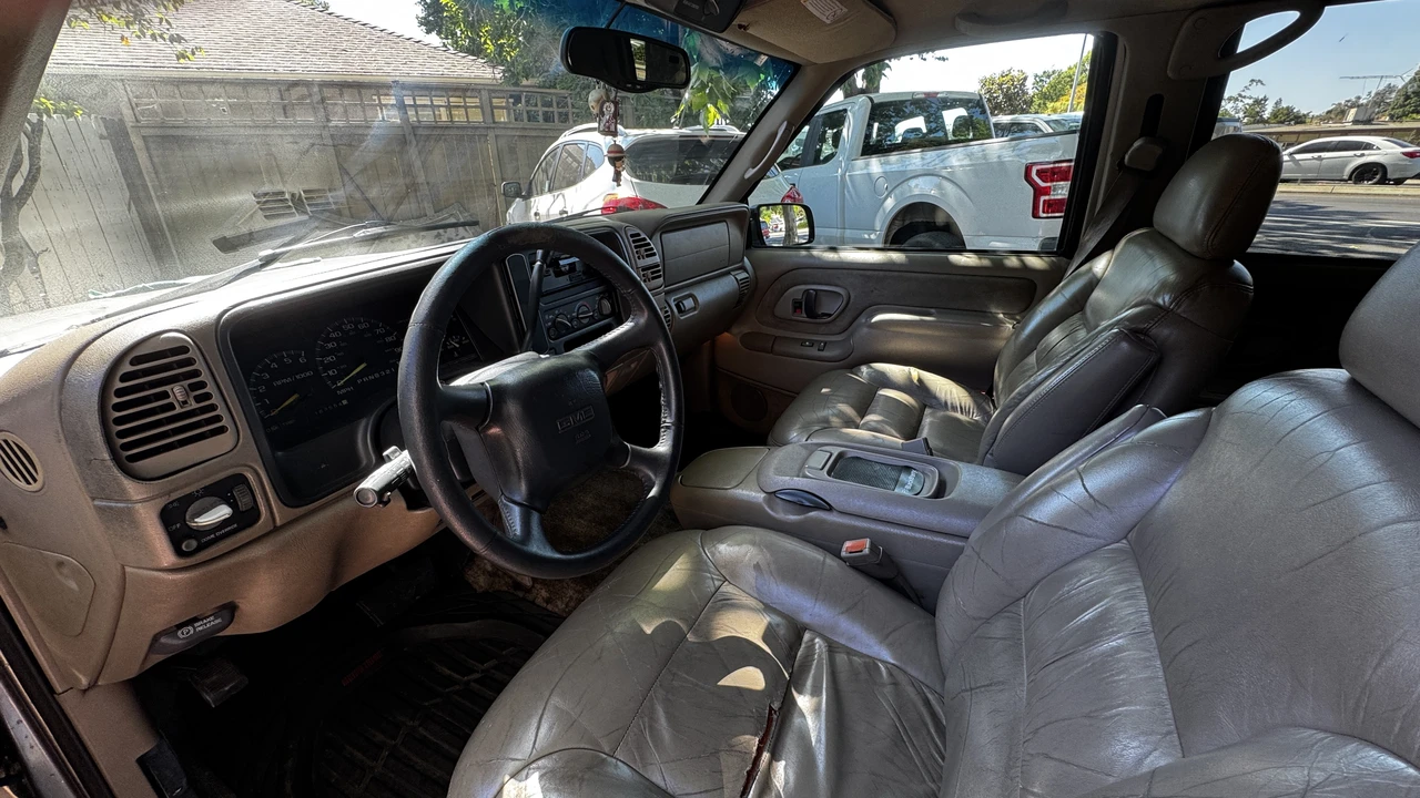1999 GMC Yukon 1st Gen - Image 19 of 31