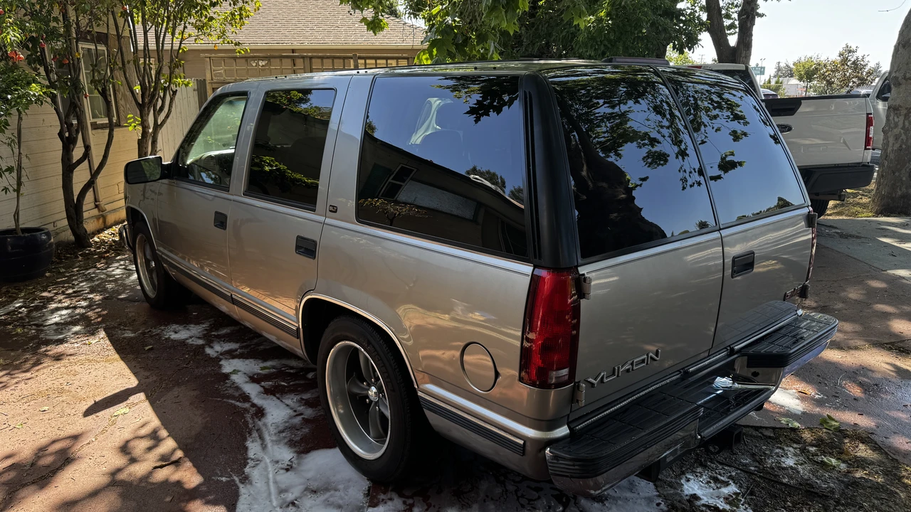1999 GMC Yukon 1st Gen - Image 11 of 31