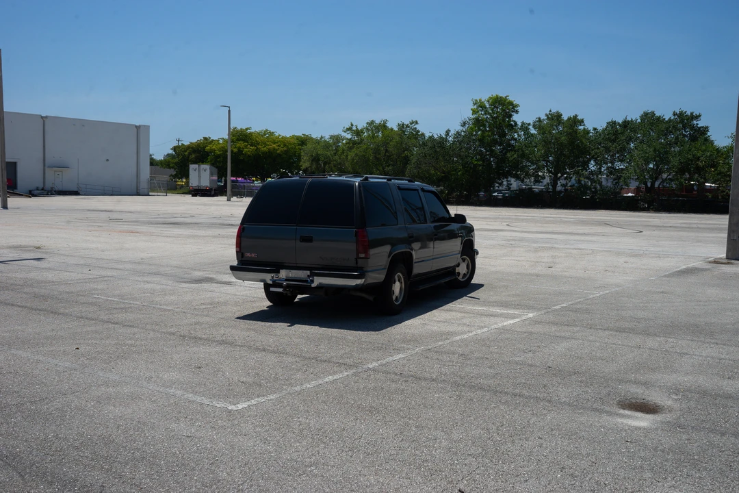 1999 GMC Yukon 1st Gen - Image 29 of 31