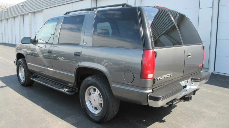 1999 GMC Yukon 1st Gen - Image 3 of 24