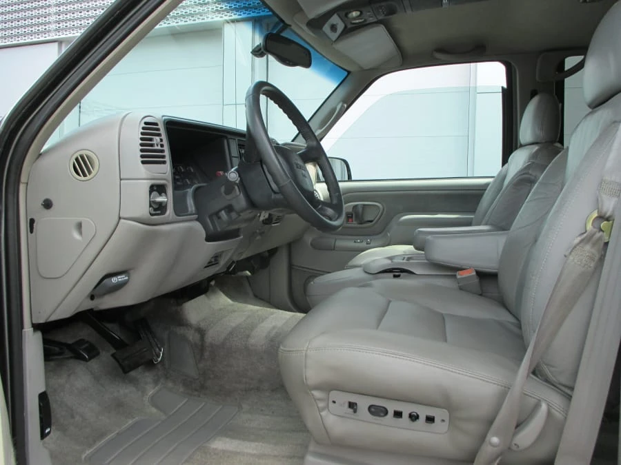 1999 GMC Yukon 1st Gen - Image 4 of 24