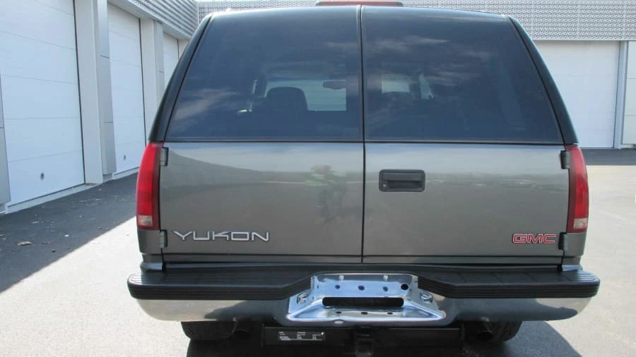 1999 GMC Yukon 1st Gen - Image 14 of 24