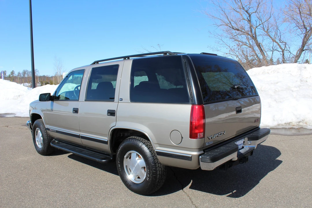 1999 GMC Yukon 1st Gen - Image 4 of 31