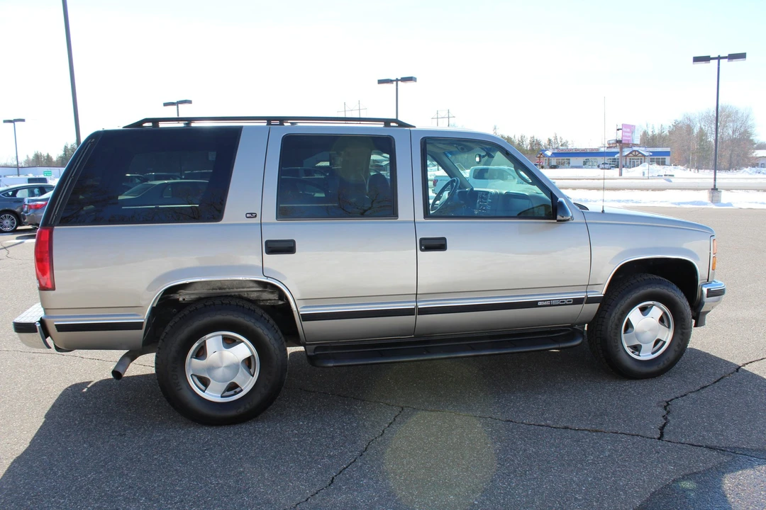 1999 GMC Yukon 1st Gen - Image 7 of 31