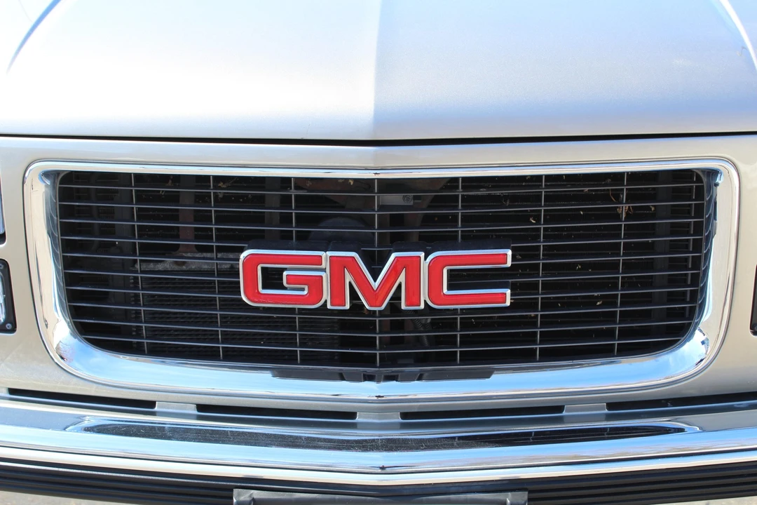 1999 GMC Yukon 1st Gen - Image 14 of 31