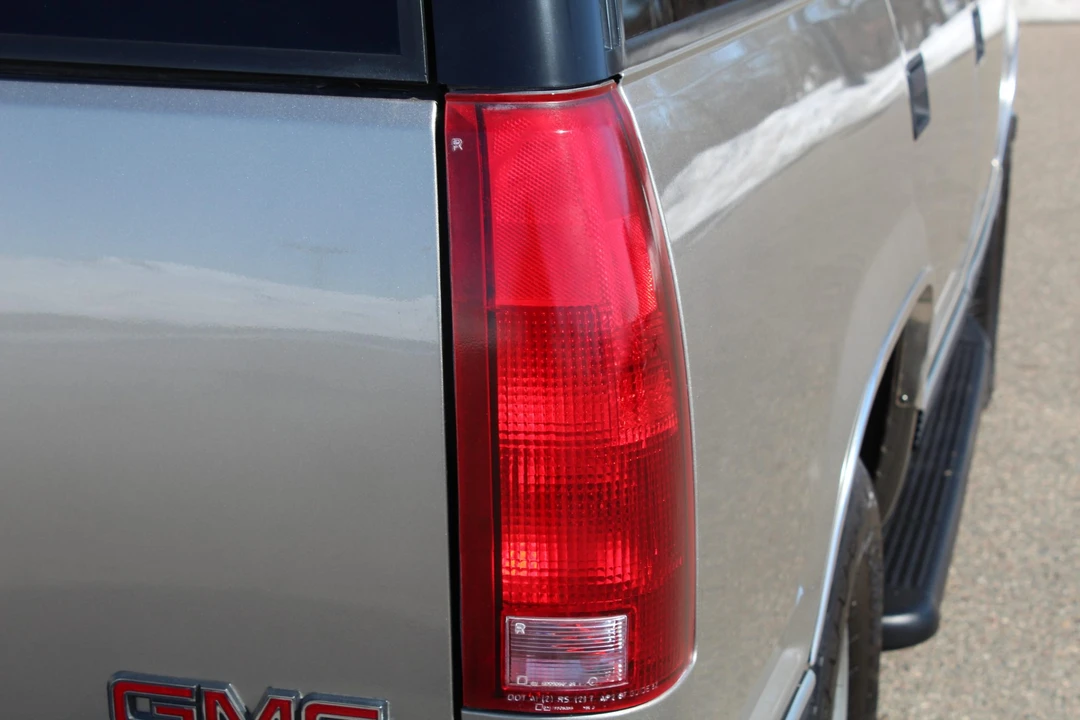 1999 GMC Yukon 1st Gen - Image 16 of 31
