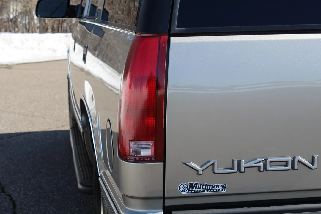 1999 GMC Yukon 1st Gen - Image 18 of 31