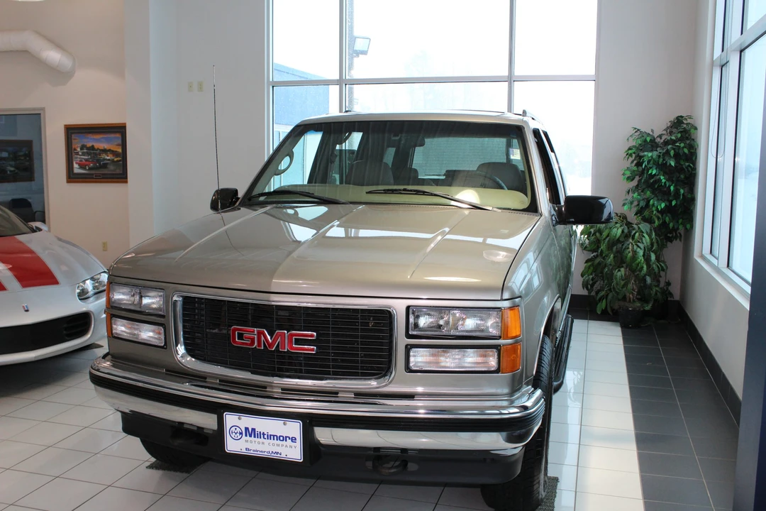 1999 GMC Yukon 1st Gen - Image 19 of 31