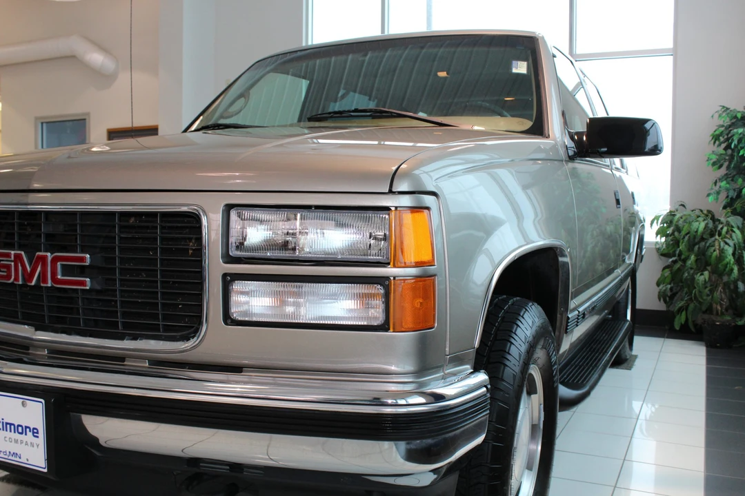 1999 GMC Yukon 1st Gen - Image 23 of 31