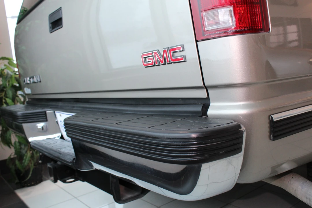 1999 GMC Yukon 1st Gen - Image 27 of 31