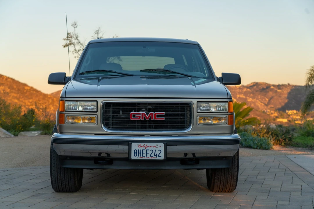 1999 GMC Yukon 1st Gen - Image 2 of 31